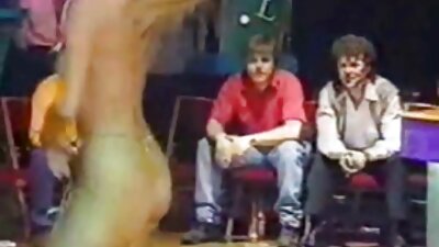 Después de parejas, la rubia terminó de falo en señoras mexicanas cojiendo el sofá.