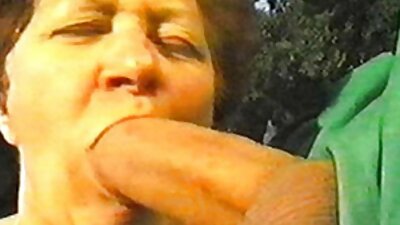 Chica tetona se quita la videos xxx de maduras mexicanas ropa interior apasionadamente y tranquilamente.