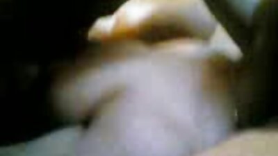 Chicas en topless montando a caballo y xvideos de maduras mexicanas posando para la cámara.