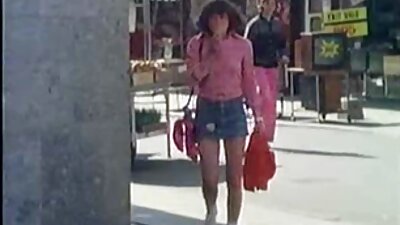 Busty se divierte con un vibrador, plantándolo profundamente en el señoras mexicanas xxx coño.
