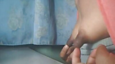 Una joven genial conectó videos de maduras mexicanas amateur un vibrador al sexo.