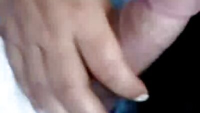 Revelando su cuerpo fresco, la pelirroja golpeó en el videos xxx de maduras mexicanas casting.