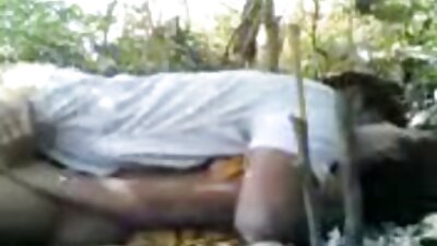 Una mujer bonita engaña apasionadamente videos xxx de mexicanas maduras con su novio y no es tímida.