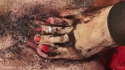 Una perra en la ducha videos de mexicanas maduras lavó un agujero peludo con las manos.